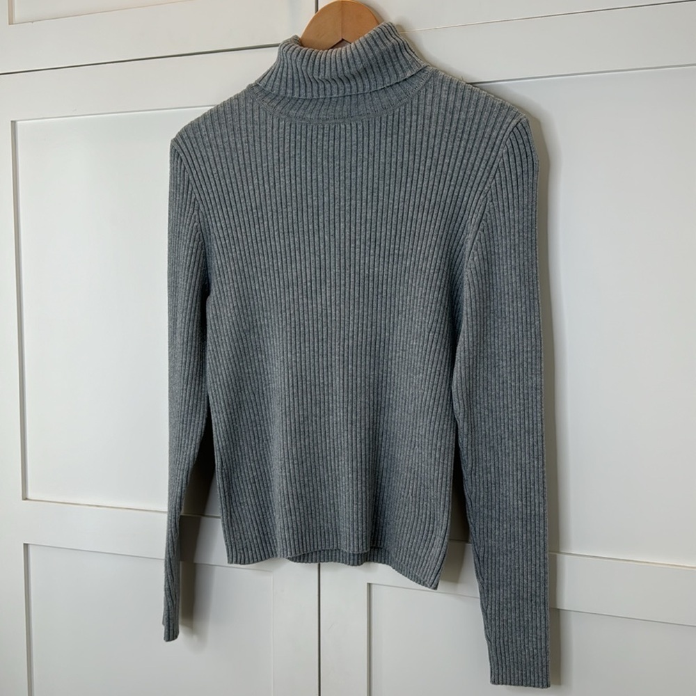 Gap Gray Long Sleeve Turtleneck stretch Ribbed Sweater size: Large - Picture 3 of 6